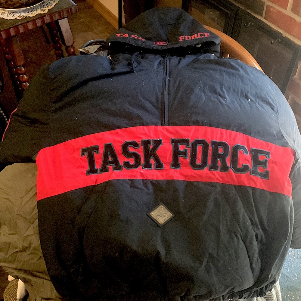 Vintage jekel sports extra goose down hoodie. Size X-LARGE.